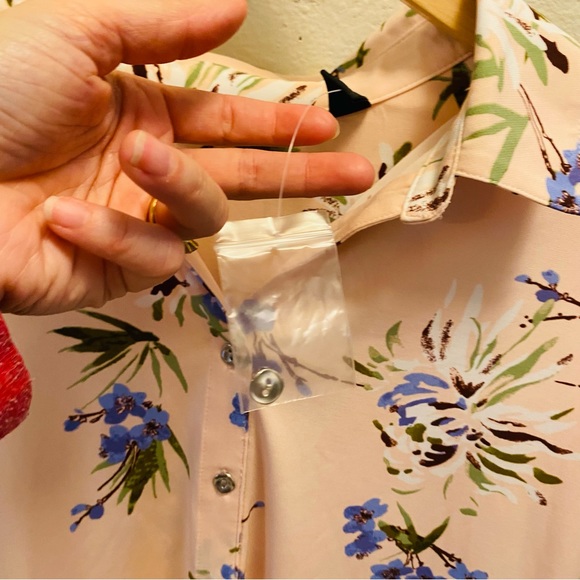 ⭐️ H BY HALSTON Pink Floral Jersey Jet-Set Button Down - Picture 6 of 7